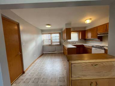Main picture of 3103 S Harlem Ave
