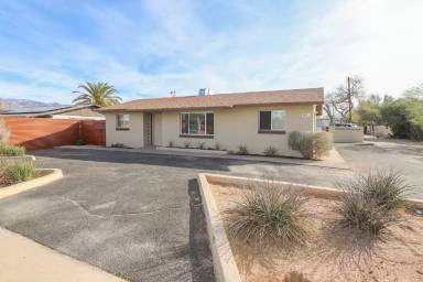 Main picture of 1654 N Rosemont Blvd
