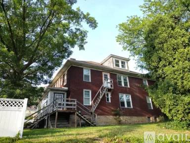 Main picture of 343 Linden Ave