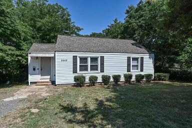 Main picture of 2649 Roslyn Ave