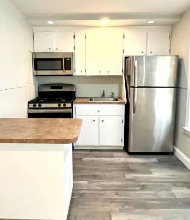 Main picture of 16 Bremen St
