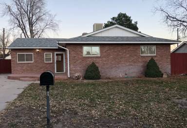 Main picture of 557 Rose Dr