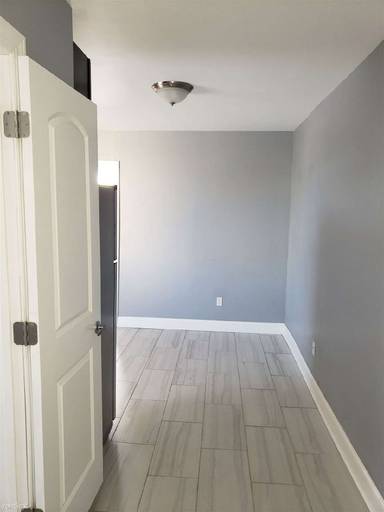 Main picture of 552 Avenue C