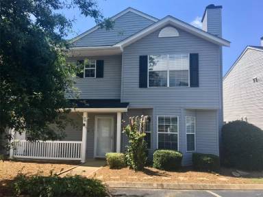 Main picture of 48 Hayfield Ln
