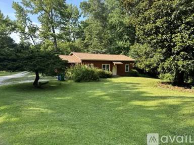 Main picture of 5066 Rockbridge Rd