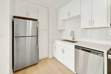 Main picture of 1915 E Martin Luther King Jr Blvd