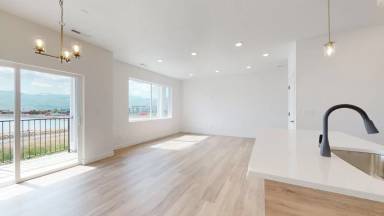 Main picture of 1322 S Sawmill Blvd