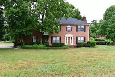 Main picture of 300 E Creekview Ct