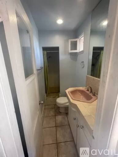 Main picture of 933 Bayview Dr