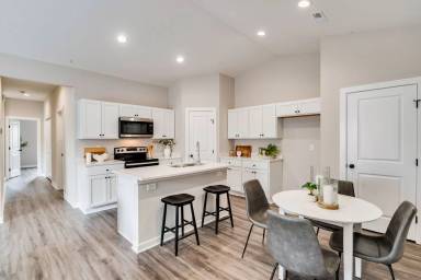 Main picture of 2312 E Cheyenne Ct