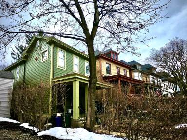 Main picture of 5815 Holden St