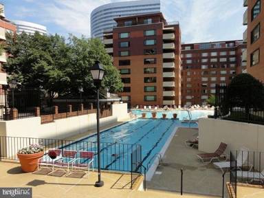 Main picture of River Place South Apartments