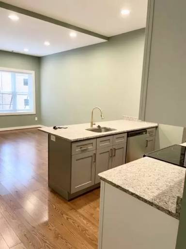 Main picture of 3026 Saint Paul St
