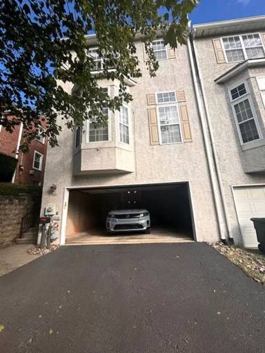 Main picture of 530 Ford St