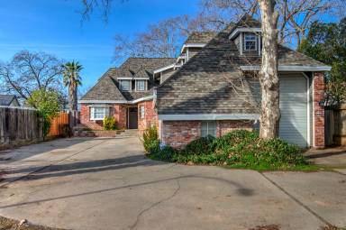 Main picture of 4947 Hemlock St