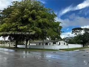 Main picture of 1805 NW 175th St