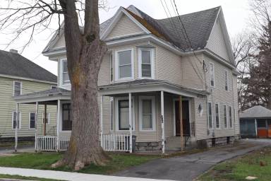 Main picture of 213 Central St
