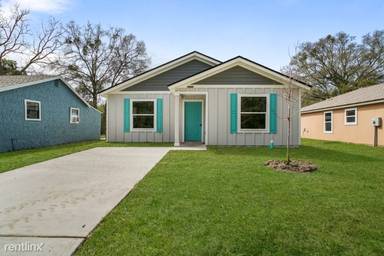 Main picture of 7952 Siskin Ave