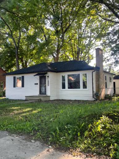 Main picture of 19375 Pierson St