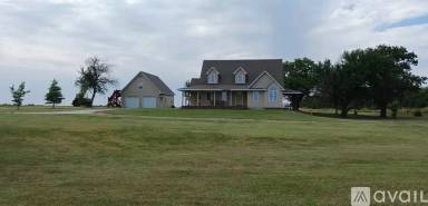Main picture of 699 N Maize Rd