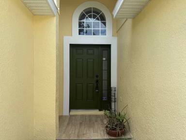 Main picture of 1221 Singleton Cir