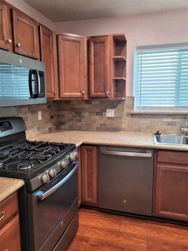 Main picture of 387 61st St