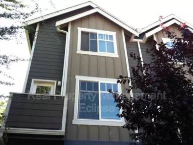 Main picture of 5260 Brooklyn Ave NE