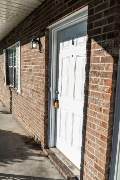 Main picture of 706 E Inskip Dr