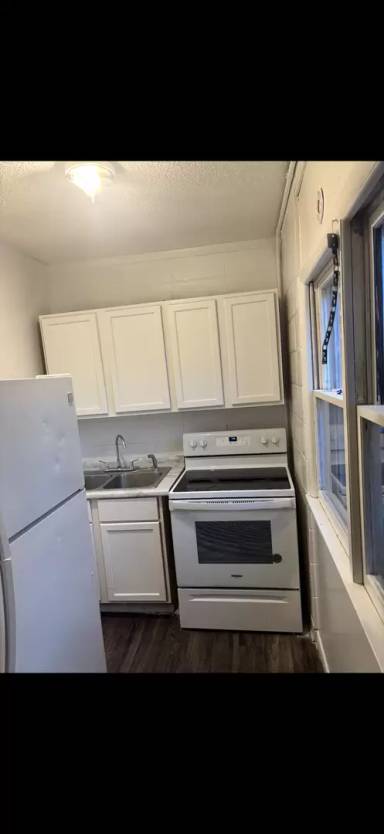 Main picture of 906 Gilbert St