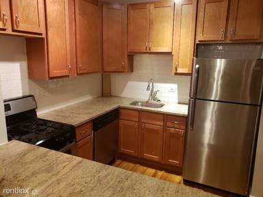Main picture of 908 N Damen Ave