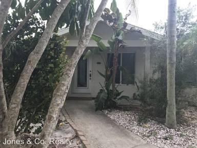 Main picture of 526 102nd Ave N