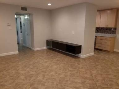 Main picture of 2700 Oak Rd