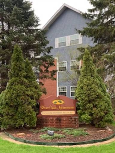 Main picture of River Oaks Apartments
