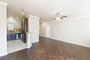 Main picture of 706 S Jupiter Rd