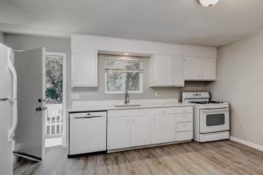 Main picture of 1415 S Corona Ave