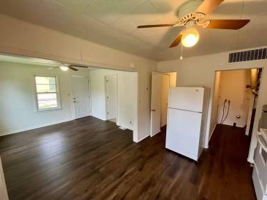 Main picture of 202 Bland St