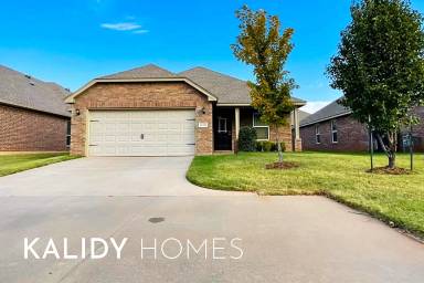 Main picture of 605 Christian Ln