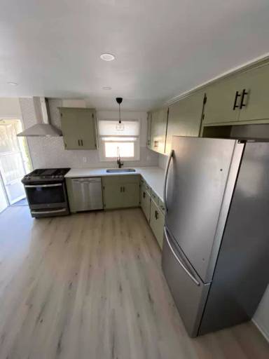 Main picture of 4674 N 126th St