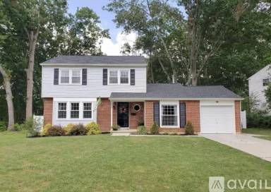 Main picture of 824 Liberty Dr