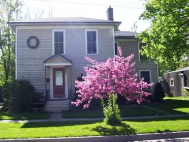 Main picture of 414 Oak St