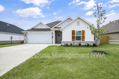 Main picture of 629 S Wagon Wheel Ave