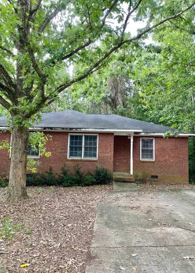 Main picture of 1382 Kent Dr