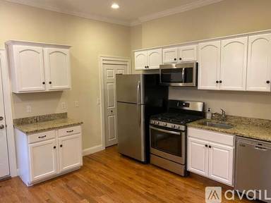 Main picture of 60 L St