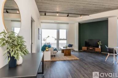 Main picture of 1909 N Milwaukee Ave