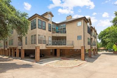 Main picture of 1910 Robbins Pl