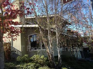 Main picture of 881 Peach St