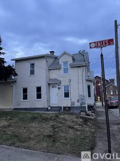 Main picture of 1 Fales St