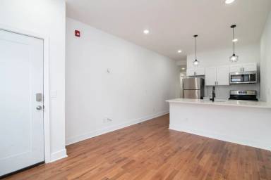 Main picture of 3033 W Diamond St