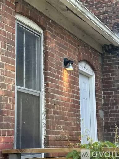 Main picture of 917 Lake St