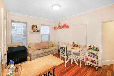 Main picture of 12 Hamlin St